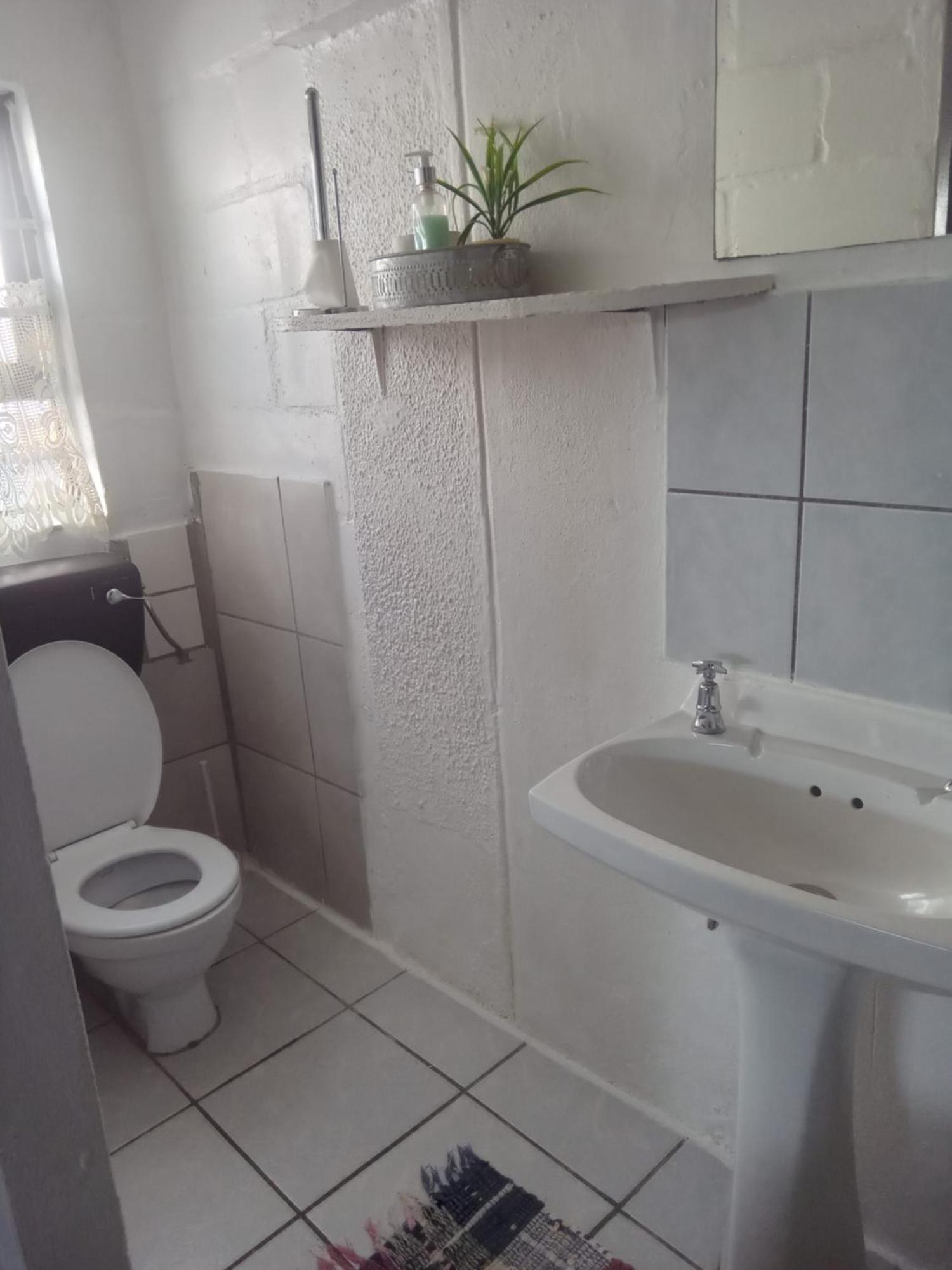 40 On Main Self Catering Apartment Hermanus Bagian luar foto